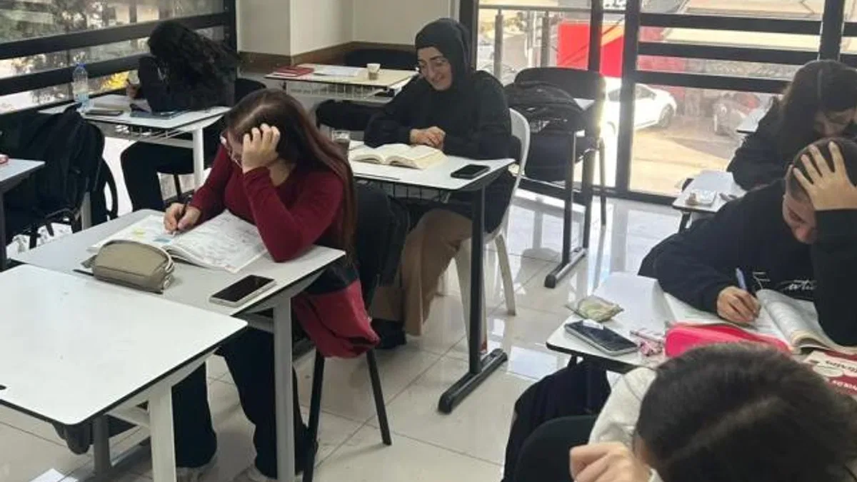 İzmit'te Çınar Akademide YKS ve LGS hızlandırma programı başladı