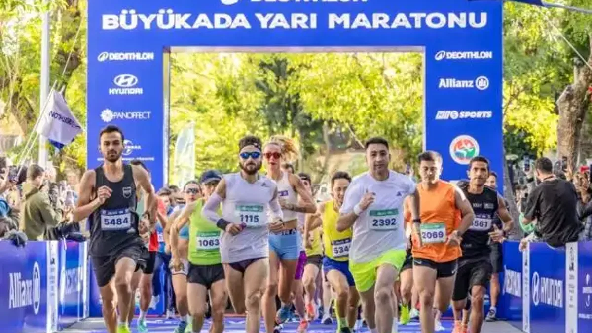 Büyükada Yarı Maratonu'na rekor katılım gerçekleşti