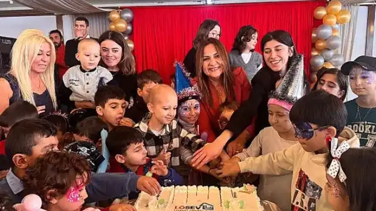 LÖSEV, Lösemili Çocuklara Yeni Yıl Partisi Düzenledi