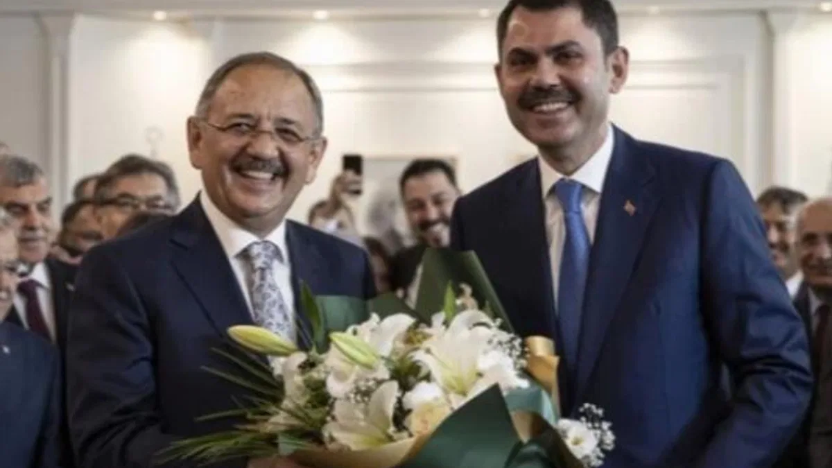 Murat Kurum yeniden makamda