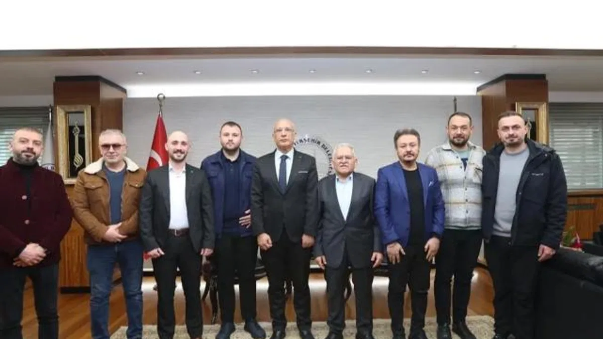 Memduh Büyükkılıç'a ziyaretçi akını