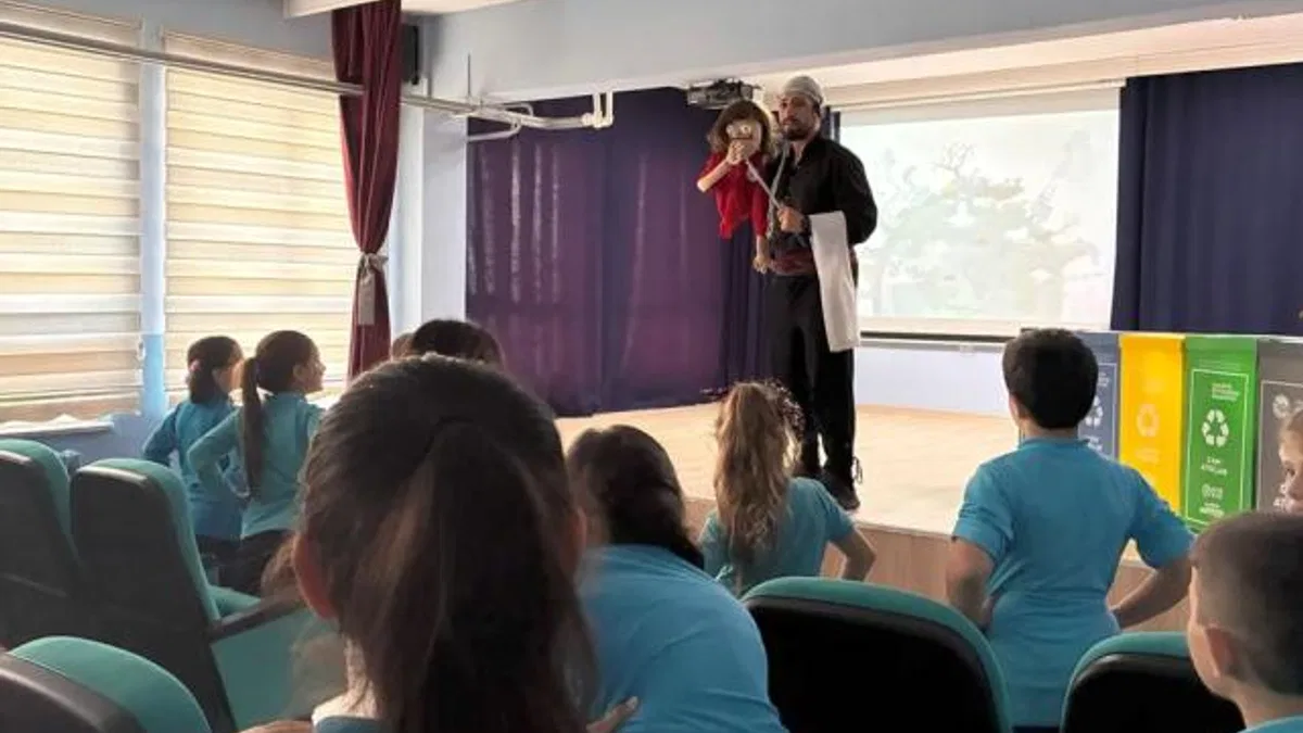Sakarya'da “Akça” tiyatrosuyla minikler çevre bilinci kazandı