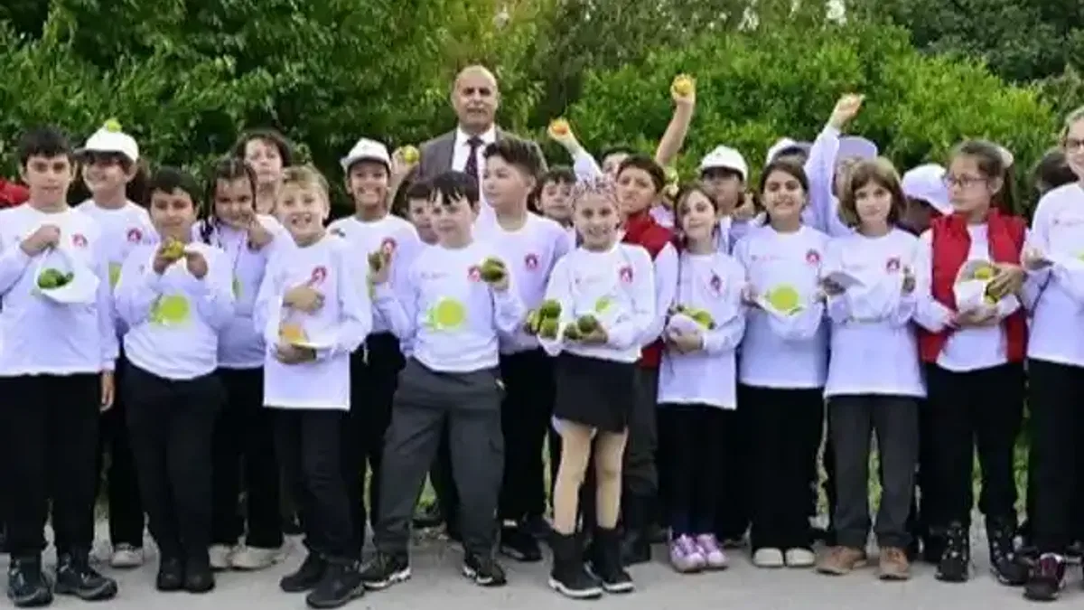 İzmir'de çocuklar tarımı lider kampta öğreniyor