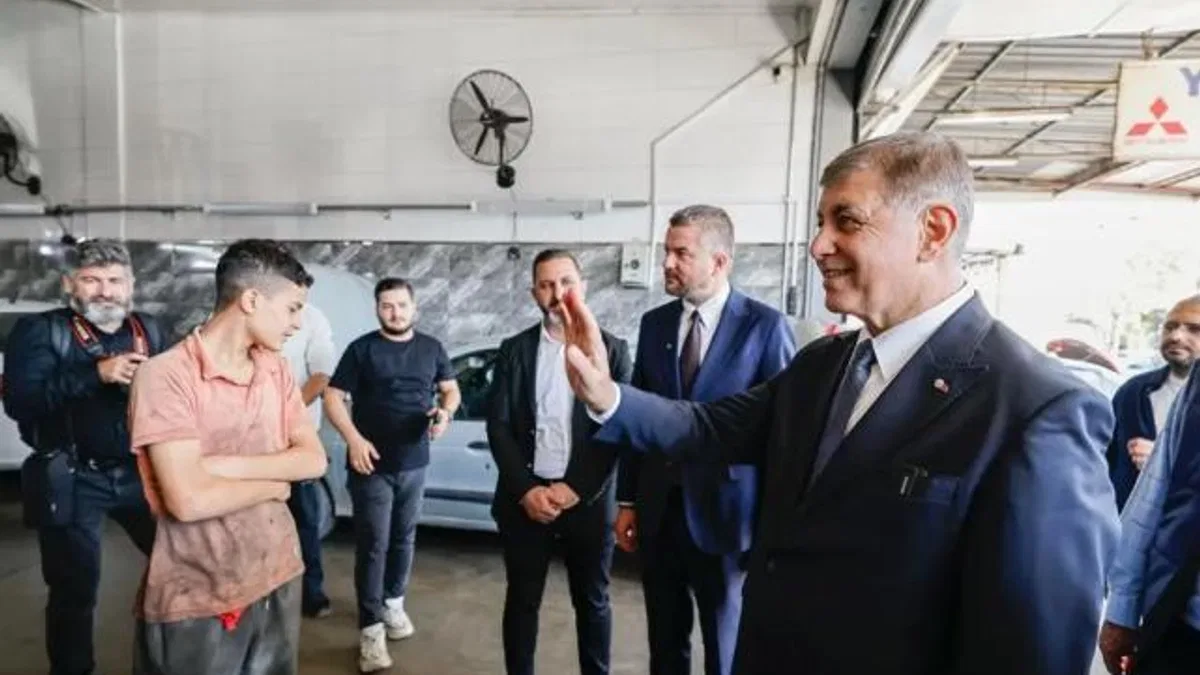 İzmir'de 6. Sanayi Sitesi esnafıne Başkan Tugay'dan ziyaret
