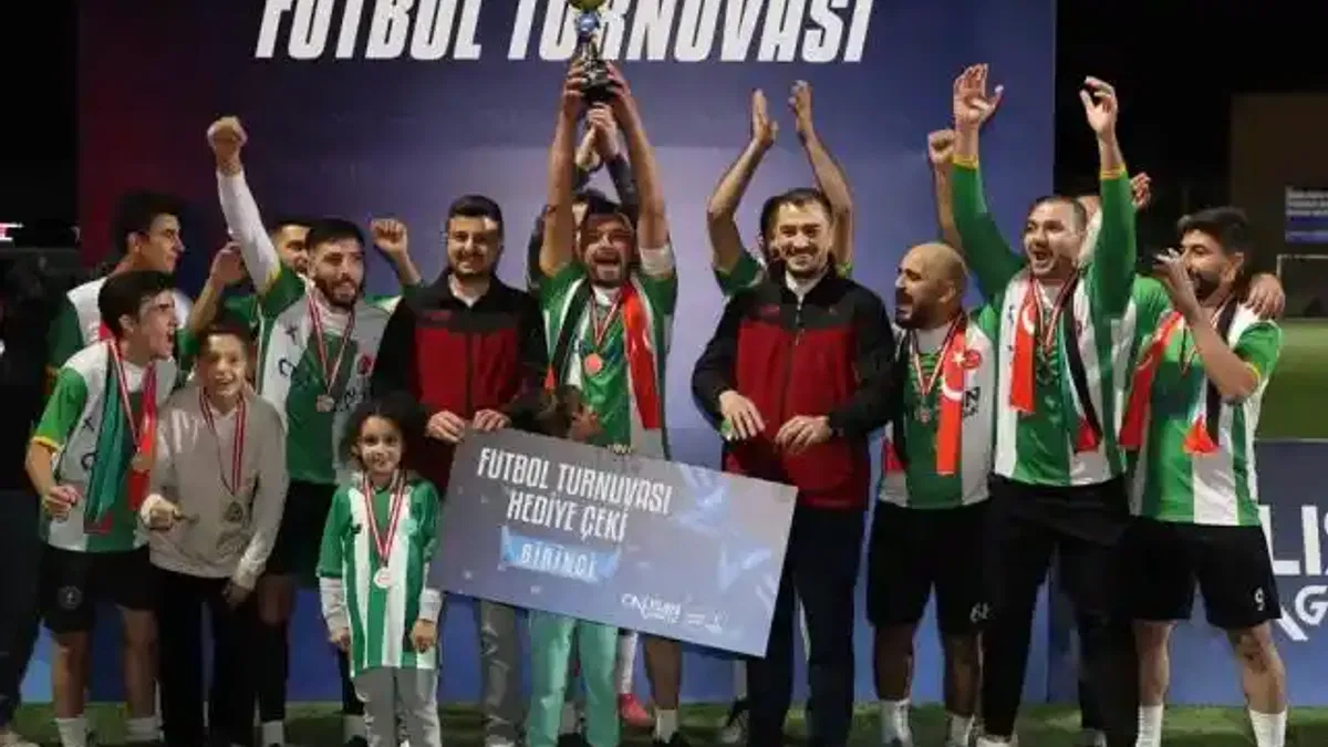 Çalışan Gençlik Futbol Turnuvası’nda dostluk kazandı