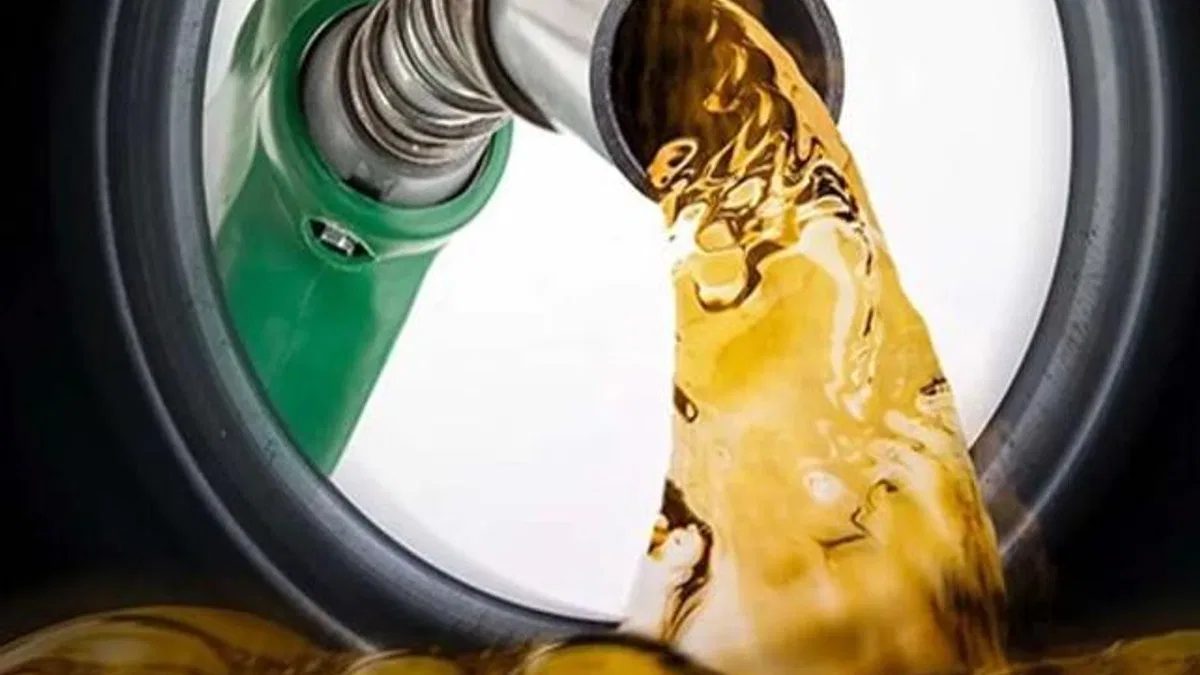Benzin fiyatlarına 1,50 TL zam! Motorin yolda