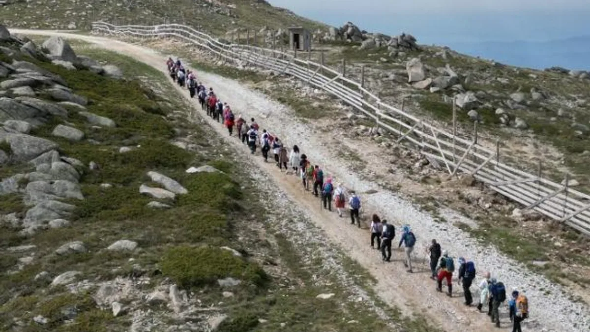 Osmangazili dağcılar 19 Mayıs’ı Uludağ zirvede kutladı