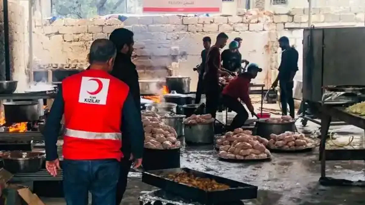 Türk Kızılay Gazze'de... Günlük 30 bin kişilik iftar