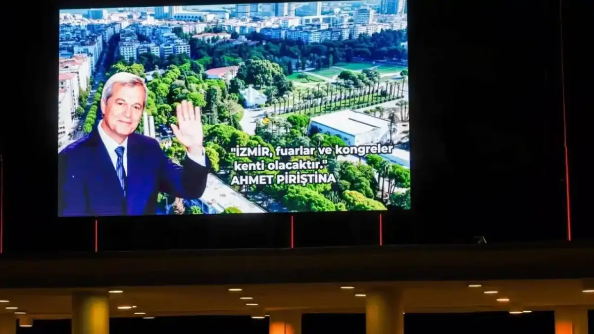 İzmir'de merhum Piriştina’nın sözü artık LED ekranda yaşatılacak