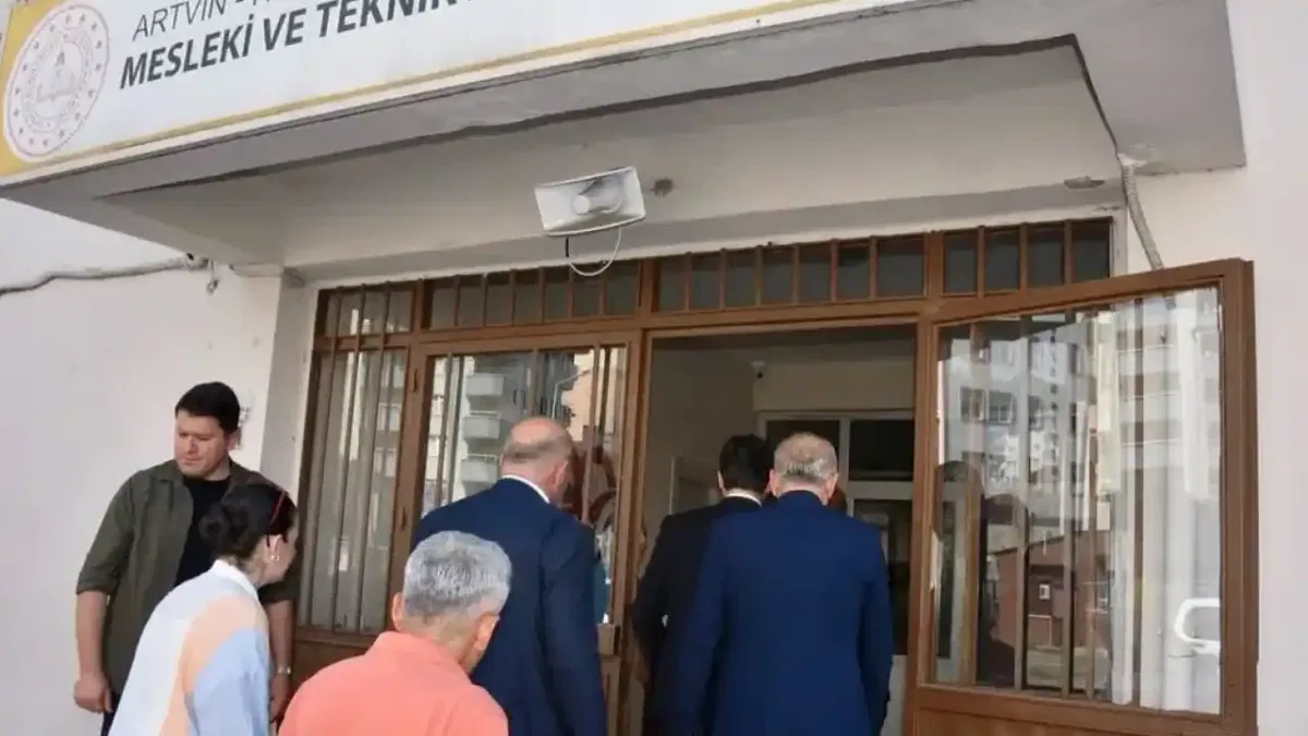 Artvin Hopa'da Kaymakam Karakaya'dan okullara inceleme