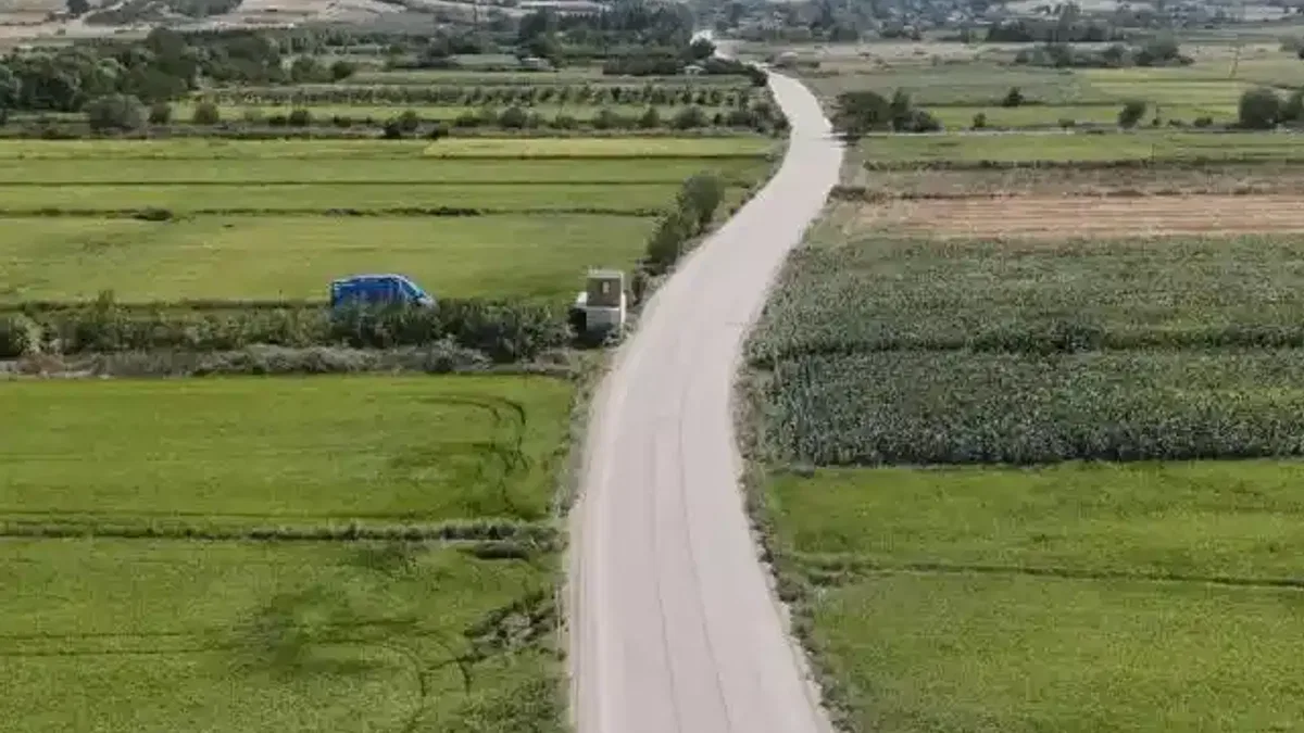 Balıkesir'in kırsal yolları modernleşiyor