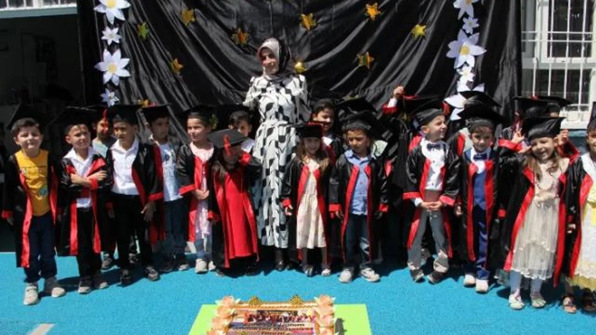 Yeşilli Zübeyde Hanım Anaokulu'nda mezuniyet töreni düzenlendi