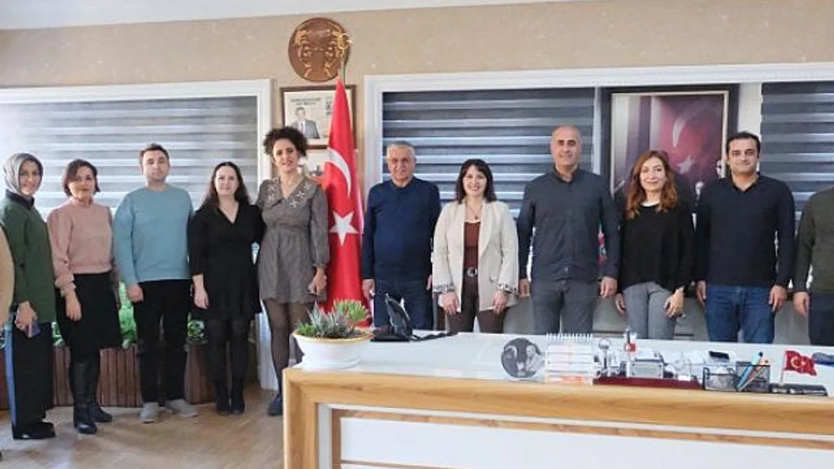 Öğretmenler Başkan Topaloğlu'nun yeni yılını kutladı