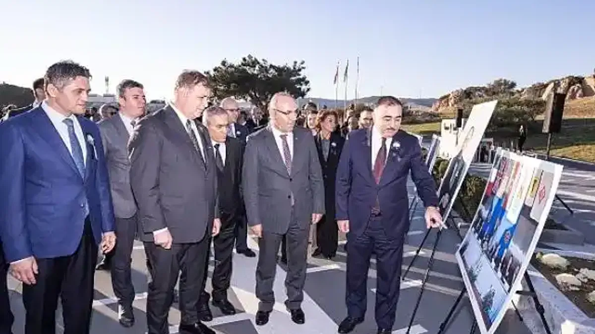 Aliyev 21. ölüm yıl dönümünde İzmir'de anıldı