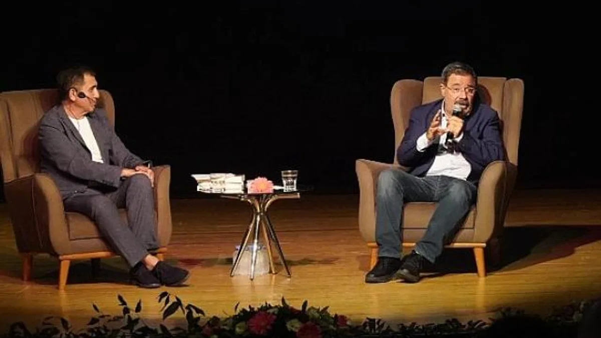 Şair ve yazar Ahmet Ümit İzmirlilerle buluştu
