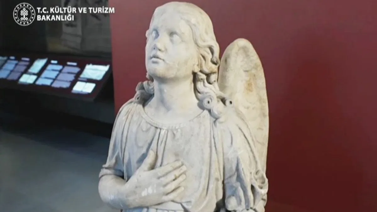22 yıl sonra gelen iade... “Melek Heykeli” yerine döndü