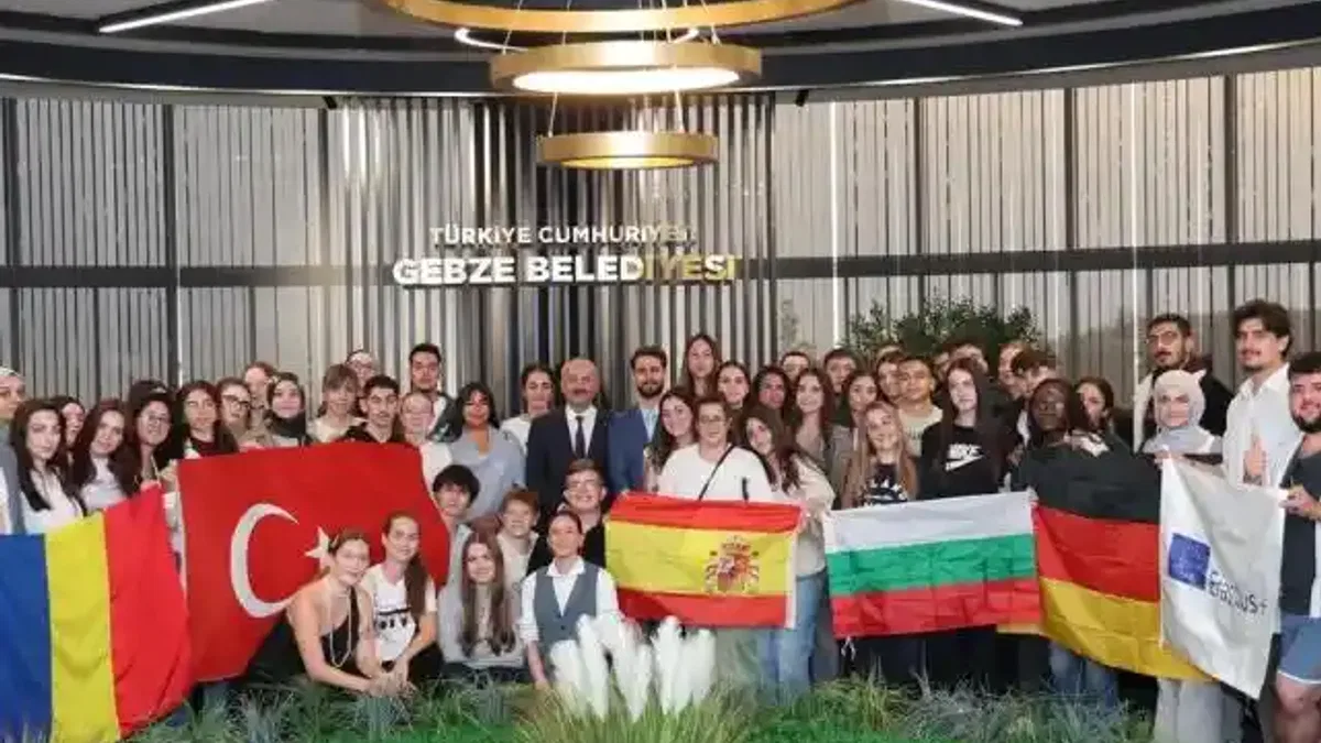Erasmus öğrencileriyle Gebze'de buluştu