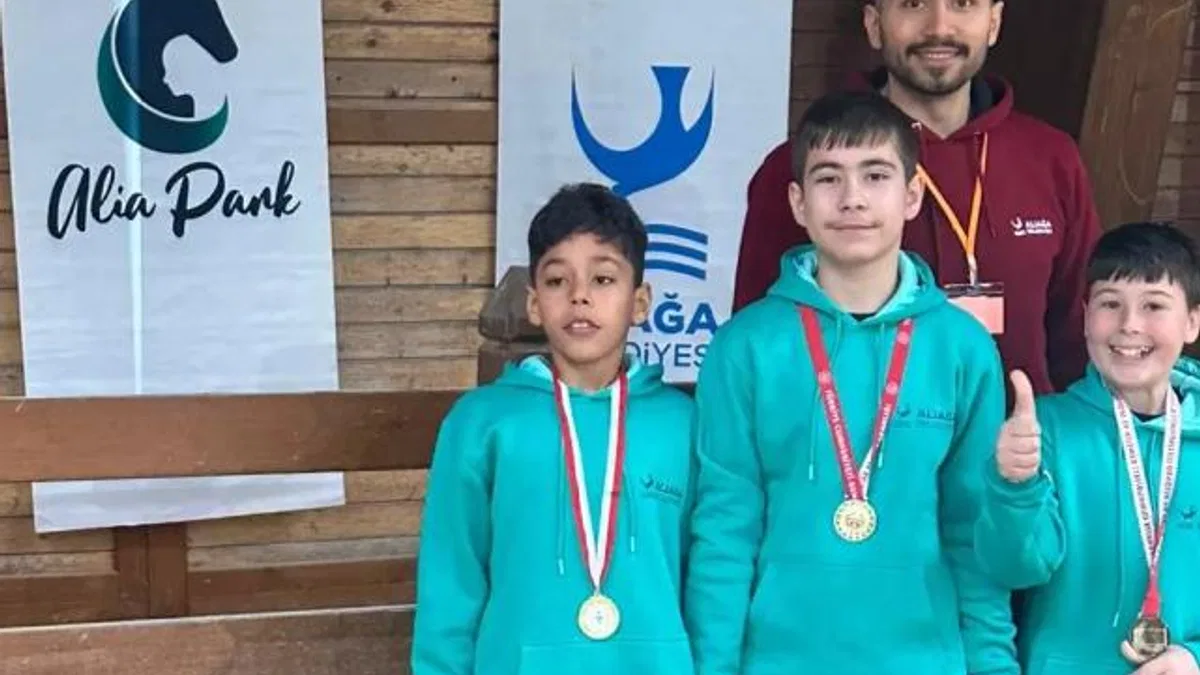 İzmir Aliağa'nın özel şampiyonlarından çifte şampiyonluk