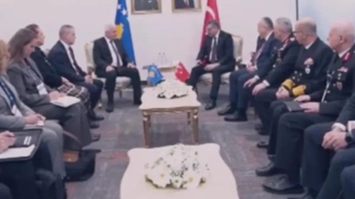 Bakan Çiftçi, Kosovalı mevkidaşıyla SAHA'da görüştü