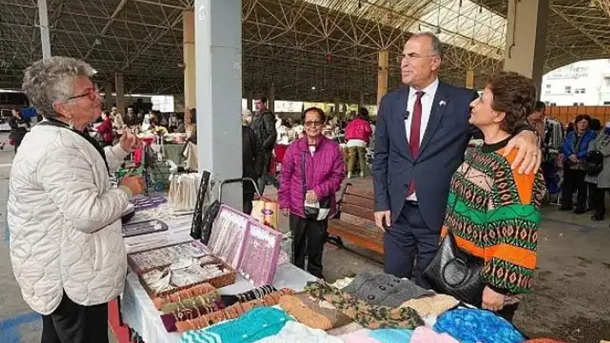 Gaziemir Belediyesi'nden kadınlara destek: El Emeği ve Satış Pazarı açıldı