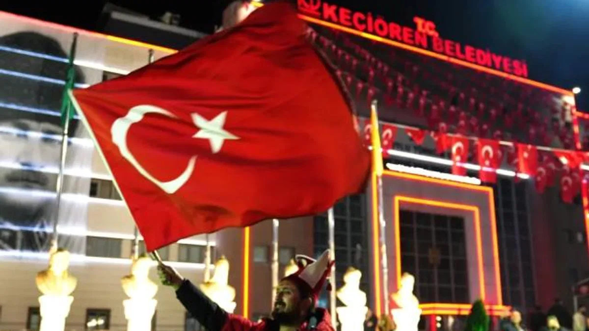 Keçiören'de kupa coşkusu dev ekrandan takip edildi