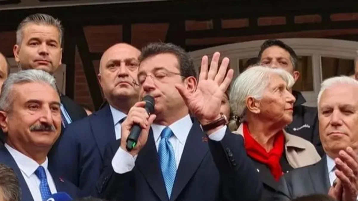 Ekrem İmamoğlu'ndan Ahmet Özer'e destek