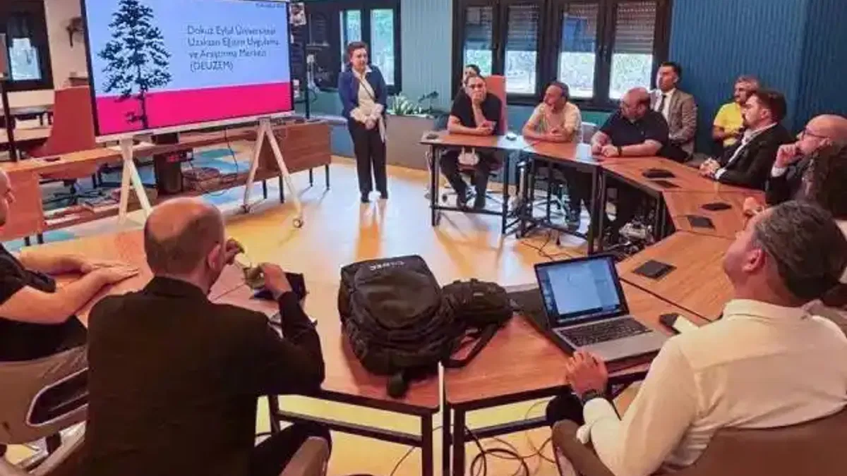 Dokuz Eylül'ün uzaktan eğitim altyapısı tanıtıldı