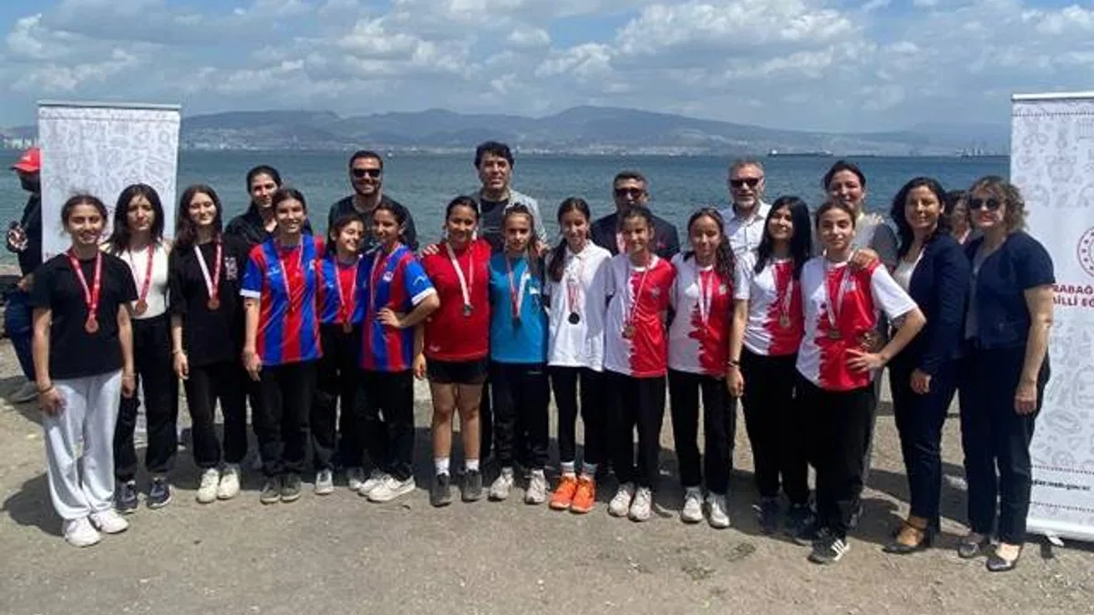 Karabağlar’da oryantiring yarışmasına büyük ilgi