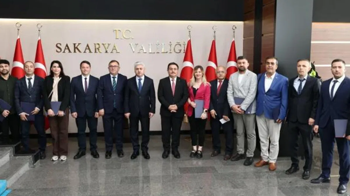 Sakarya'da geleceğin araç teknoloji eğitimlerini alan öğretmenler sertifikalandı