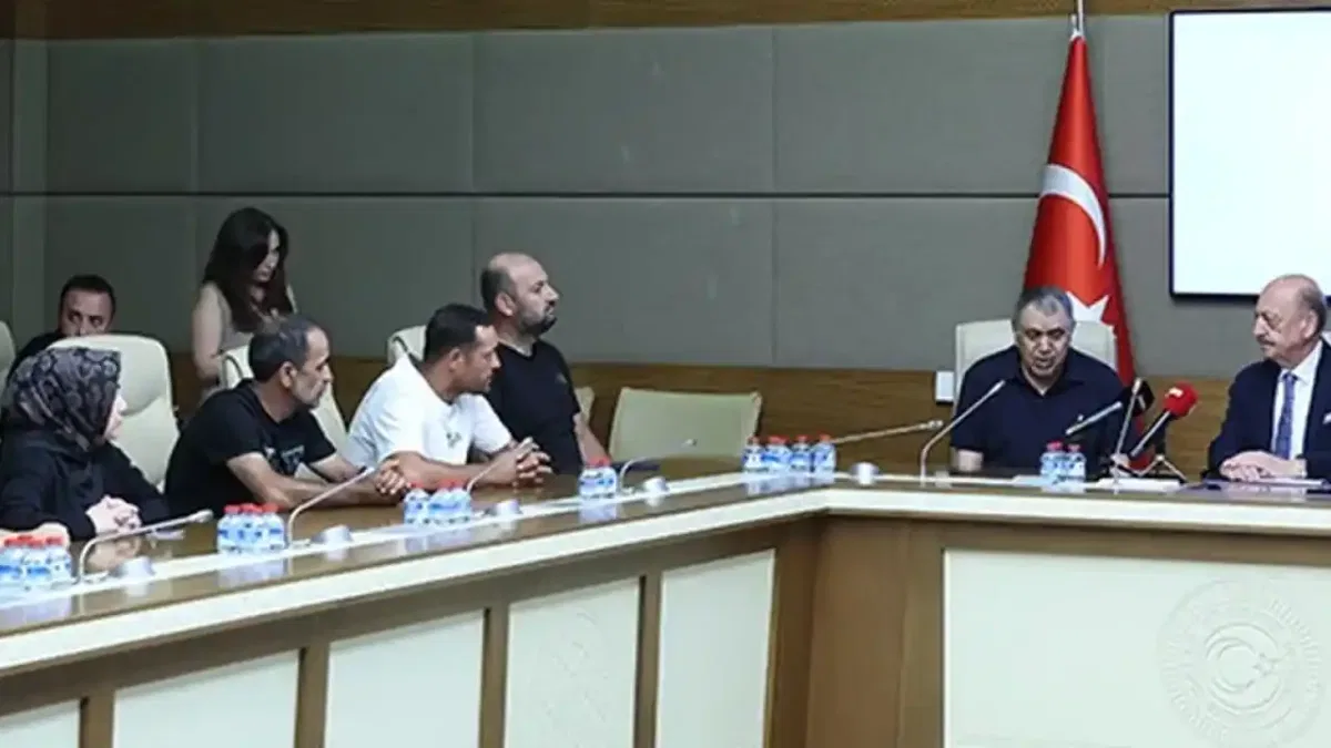Milletvekili Bilgin TBMM'de maden işçilerinin ailelerini kabul etti