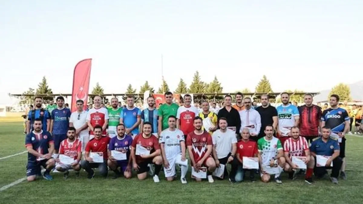 Denizli Büyükşehir turnuvasında dostluk kazandı
