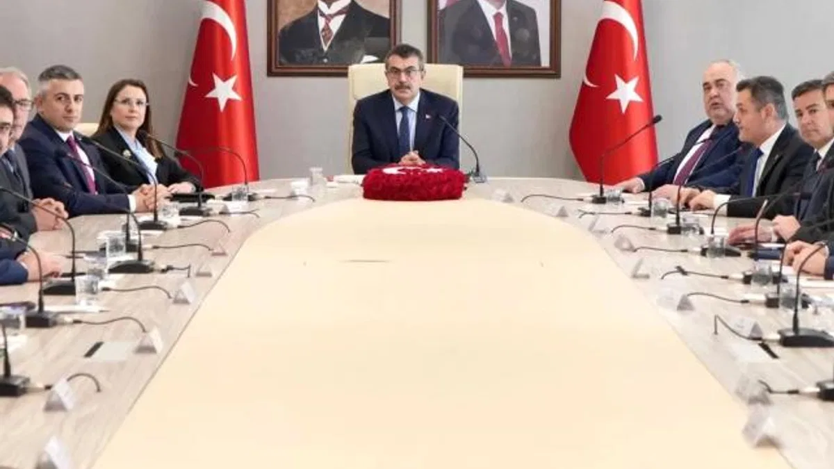 Bakan Tekin eğitimi Bartın'da değerlendirdi