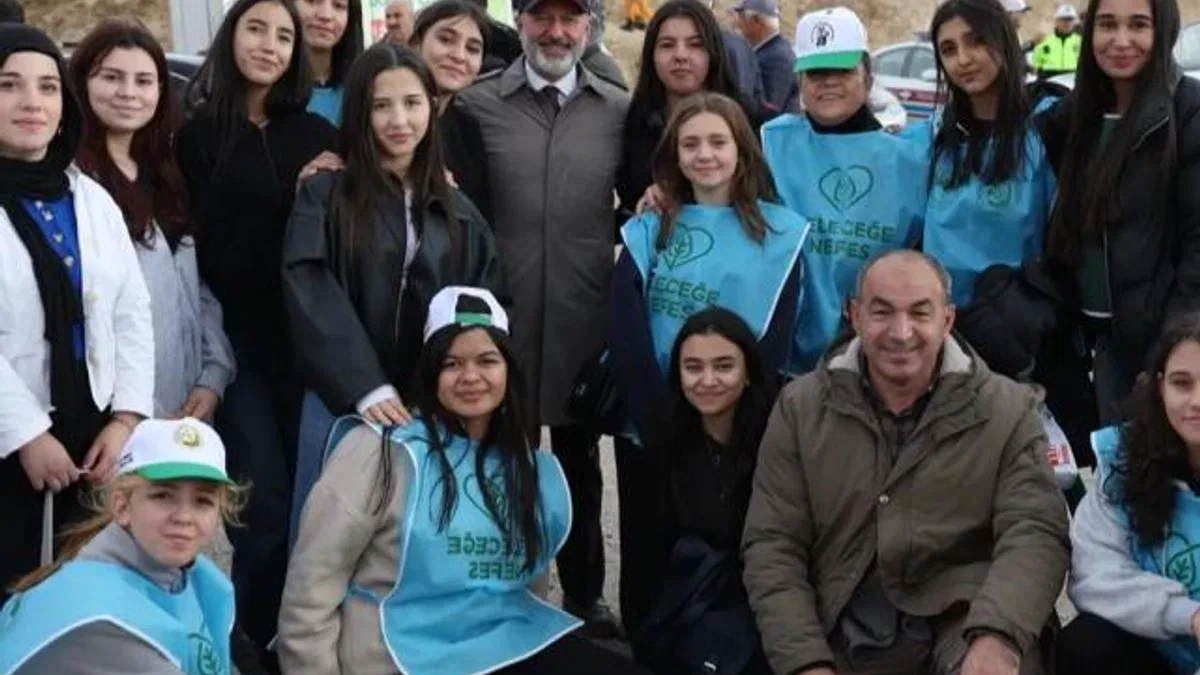 Kayseri Kocasinan'da mavi ile yeşil buluşuyor