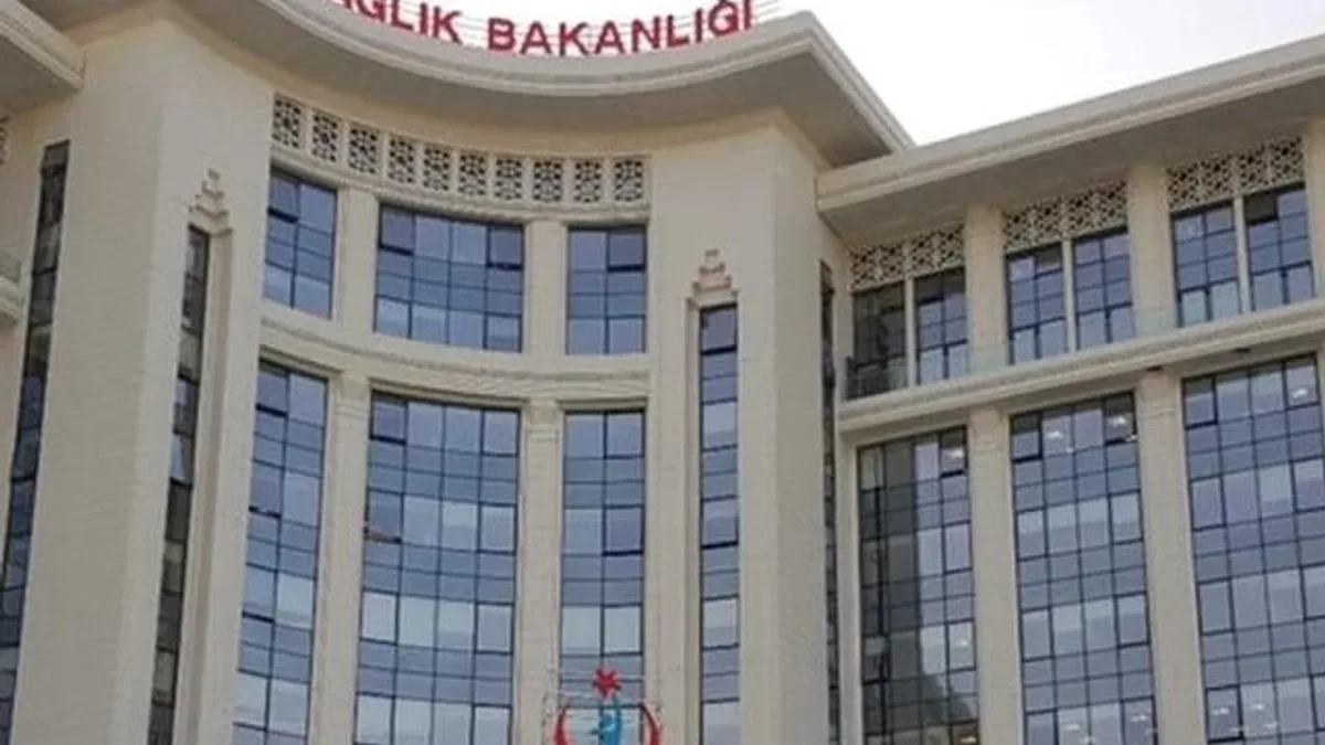 381 bin sağlık çalışanı bayram boyunca görev başında
