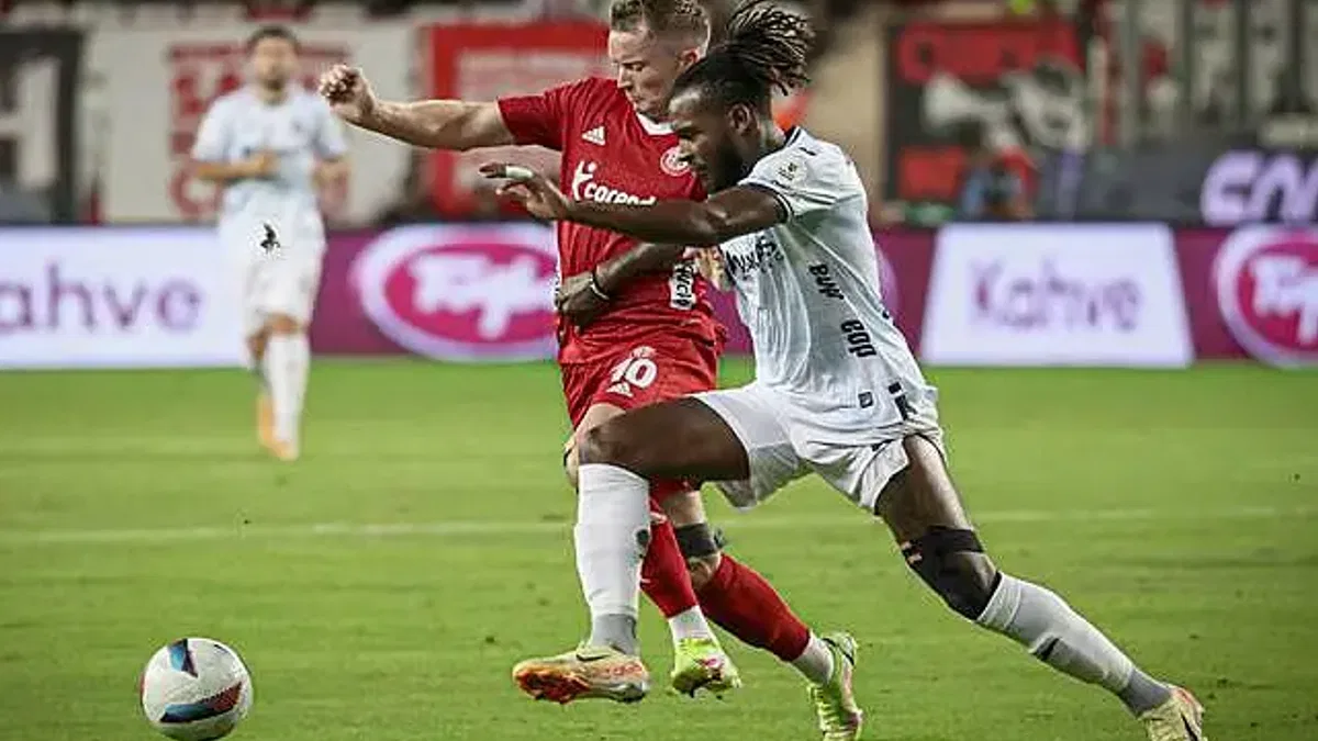 Antalyaspor 2 -1 Adana Demirspor (Maç Sonucu) Antalya uzatmada kazandı!