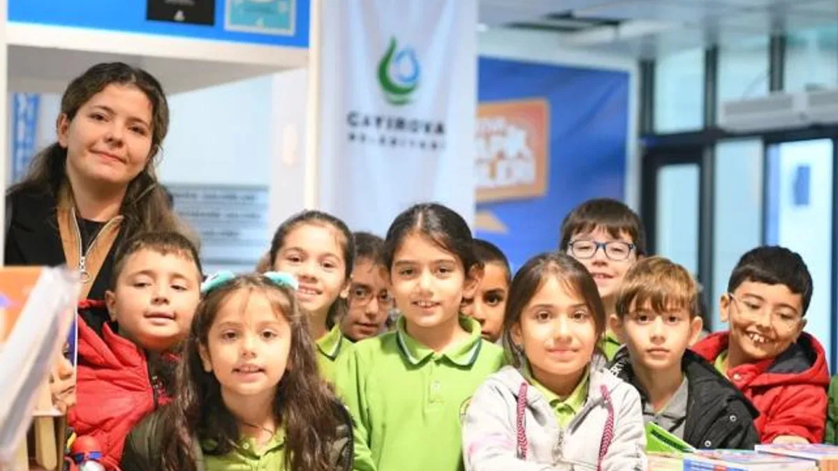 Koceli Çayırovalı minikler, kitap günlerinde bir araya geldi