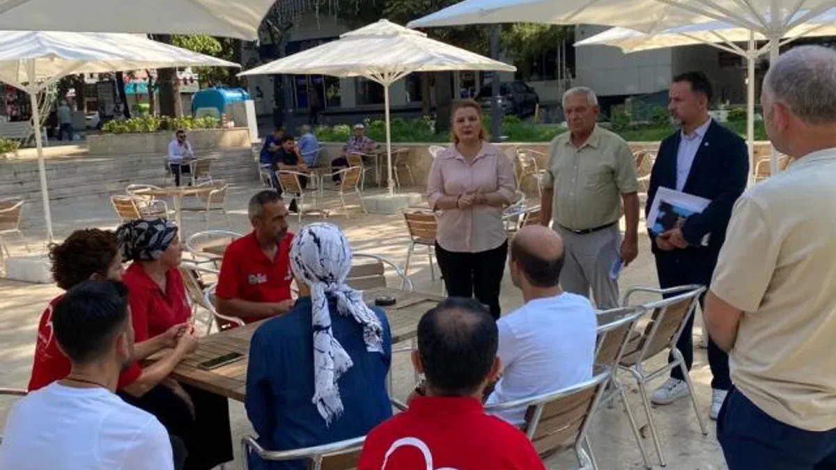 Başkan Hürriyet, Gülümse Kafe personeliyle bir araya geldi