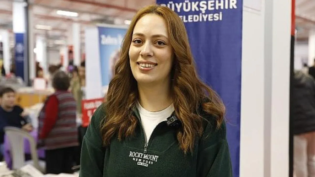 Aydın Büyükşehir Belediyesi'nin ev sahipliğinde Fuar Aydın'da düzenlenen Aydın Kitap Fuarı devam ediyor.