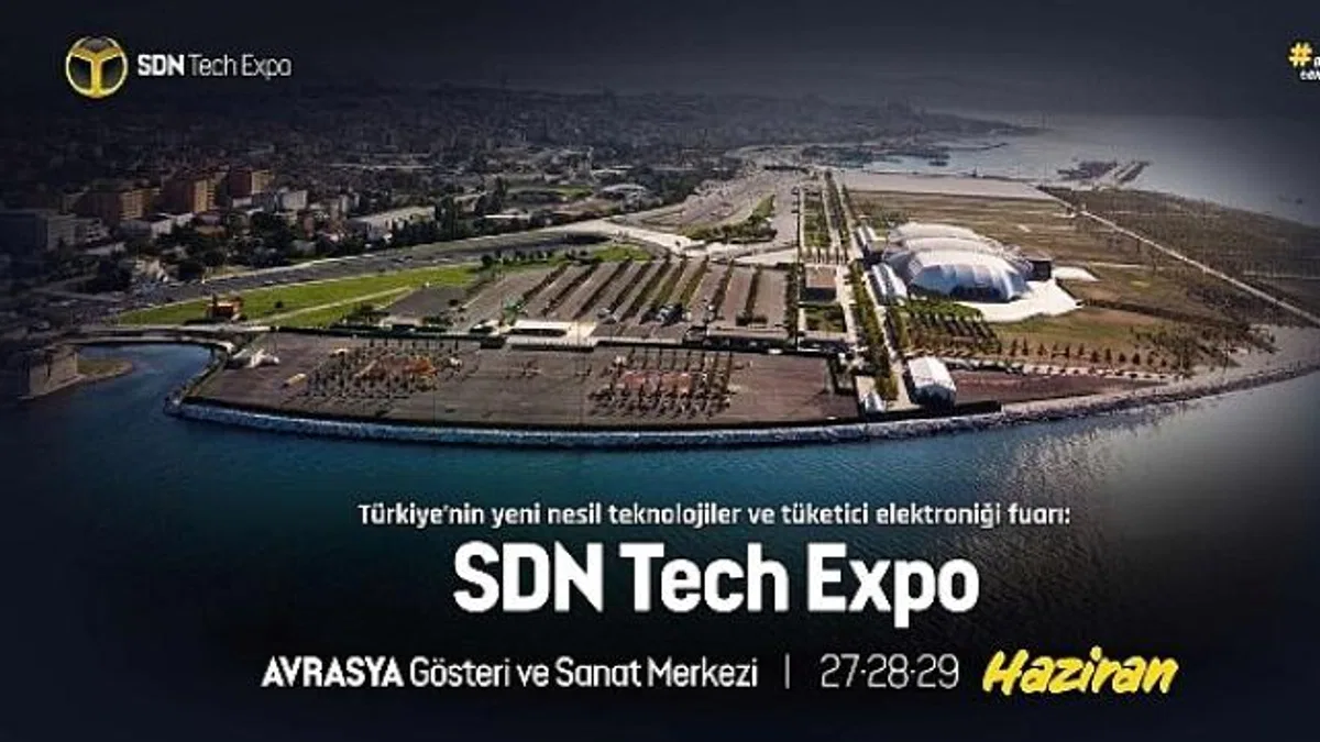 Enerji ve Tabii Kaynaklar Bakanı Bayraktar SDN Tech Expo Sahnesinde