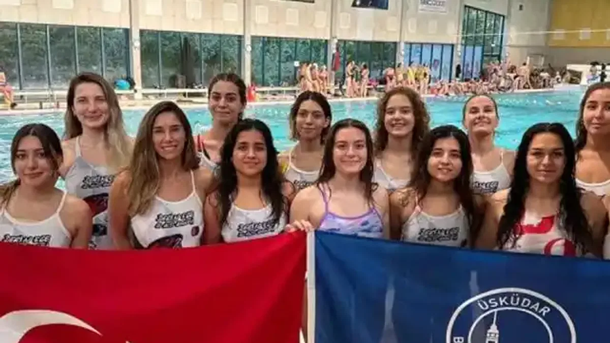 İstanbul Üsküdar Belediyesi'nden sualtı hokey takımı