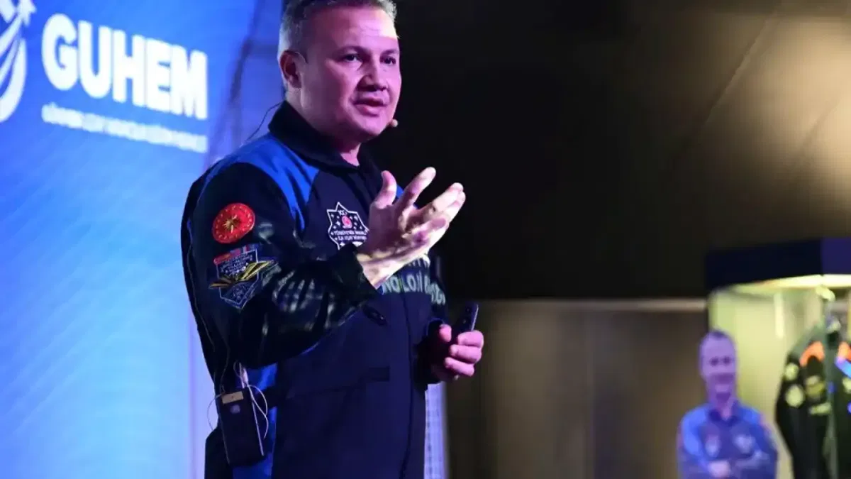 Türkiye'nin ilk astronotu Alper Gezeravcı Tuğgeneral oldu