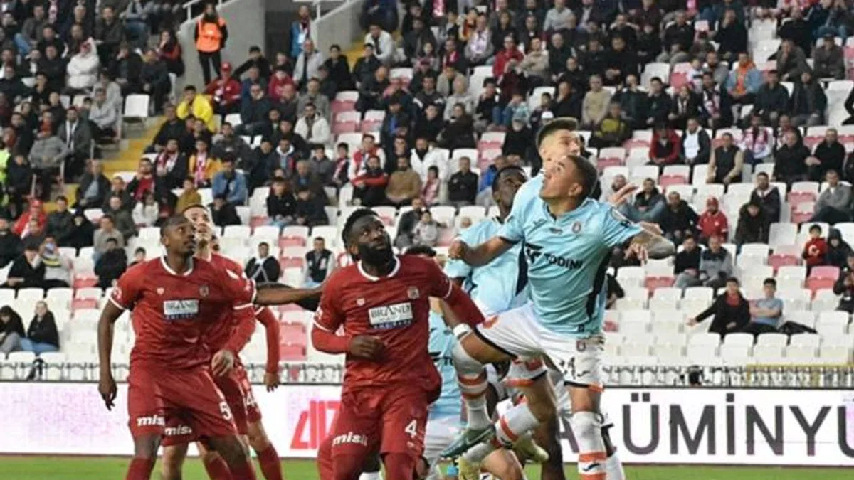 EMS Yapı Sivasspor 0-1 RAMS Başakşehir (Maç Sonucu) Başakşehir'e tek gol yetti!