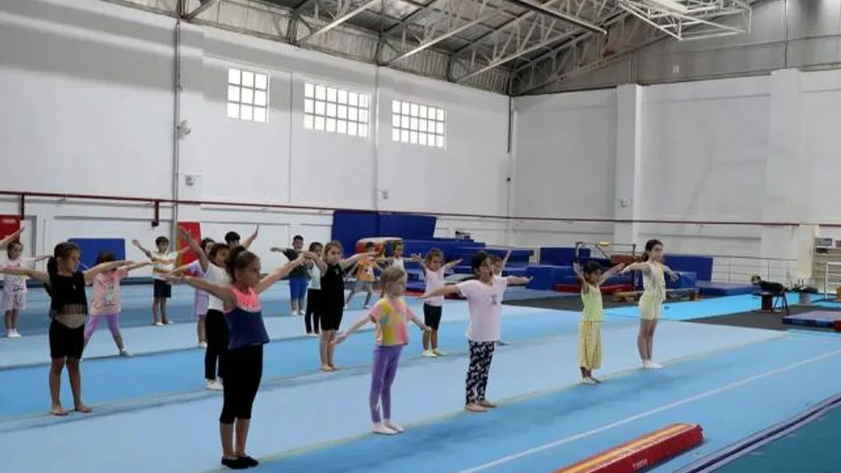 Sakarya’da çocuklar sporun her dalında dolu dolu bir yaz tatiline başladı
