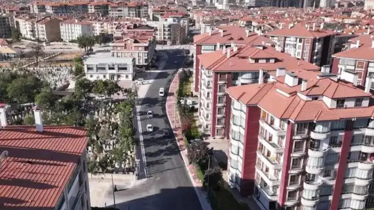 Konya Karatay'da sıcak asfalt çalışmalarına devam
