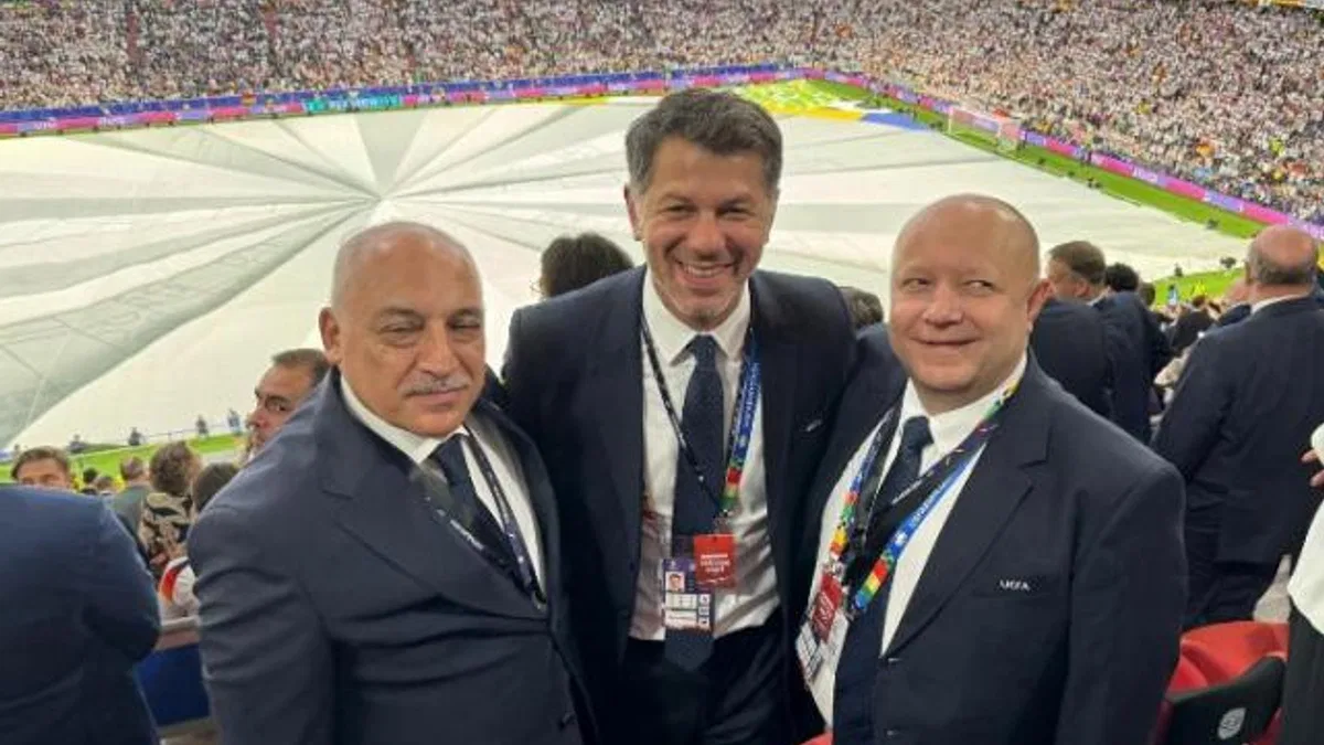 Büyükekşi, EURO 2024 açılışı öncesi FIFA ve UEFA başkanları ile buluştu