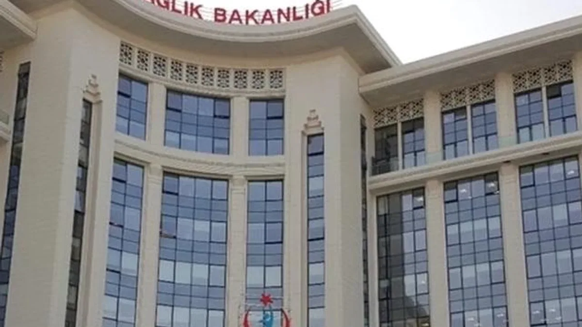 Türkiye’den İran’a 6 tırlık sağlık yardımı