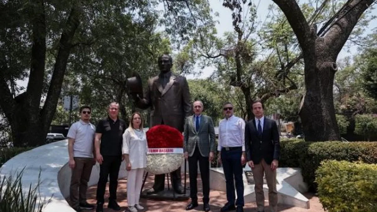 Numan Kurtulmuş'tan Meksika'daki Atatürk Anıtı'na ziyaret
