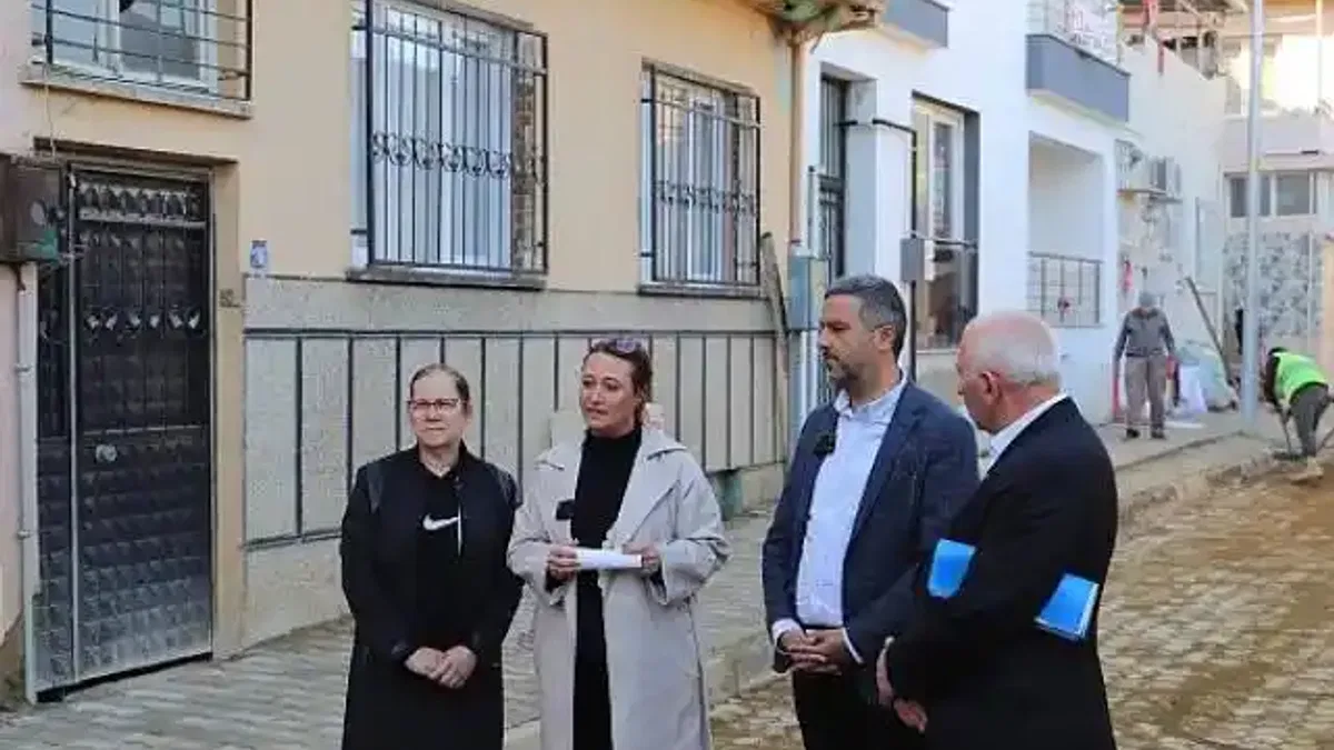 Fen işleri ekipleri Türkmen Mahallesi'nde hız kesmeden çalışıyor