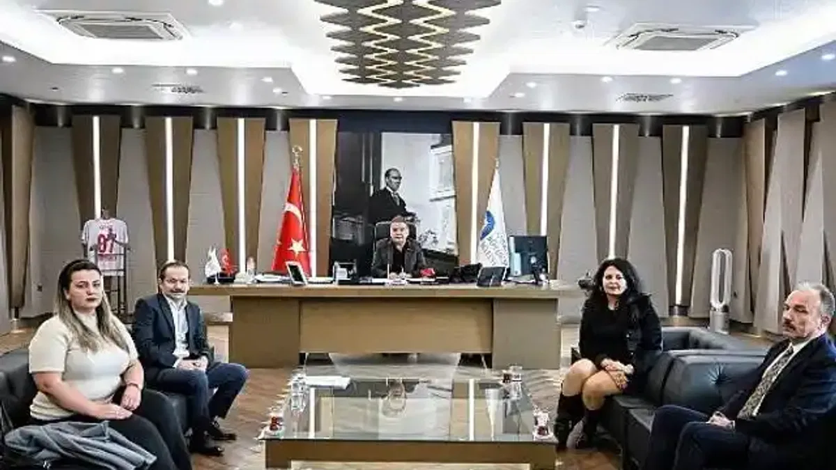 Başkan Böcek'ten Kızılarık sakinlerine destek