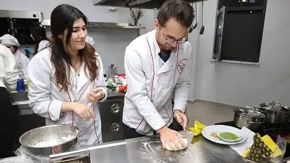 Kocaeli'nin geleceği gençlerle şekilleniyor
